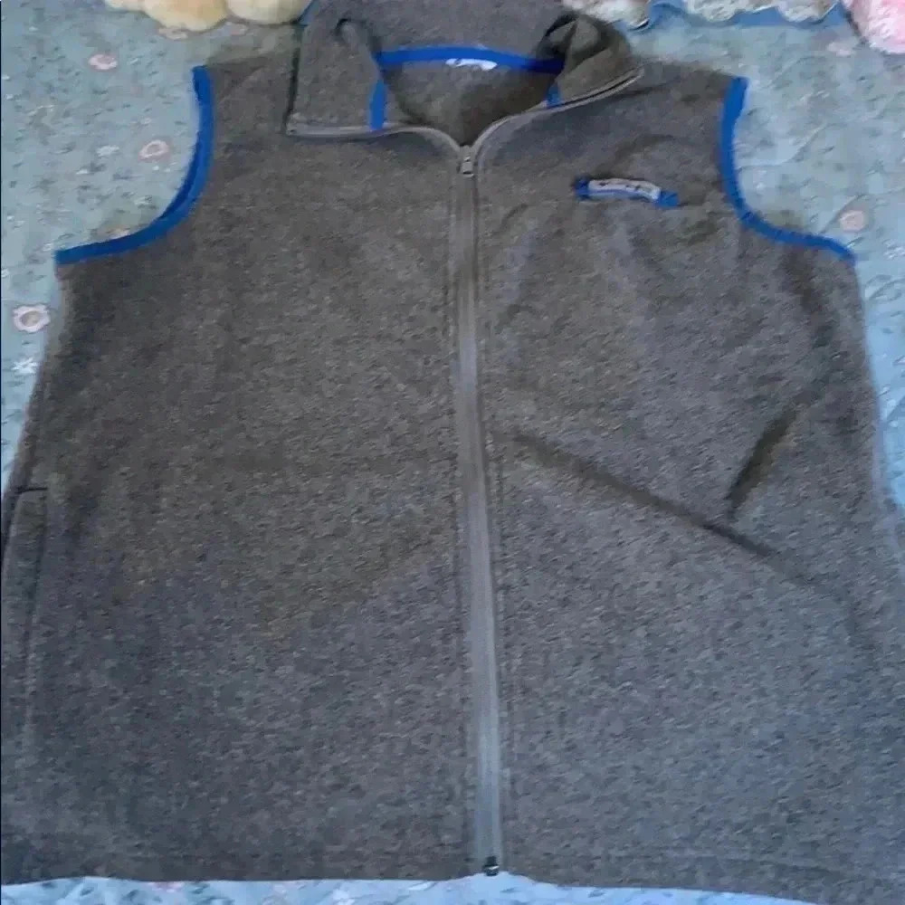 Columbia Men’s Gray Vest with Blue trim size Medium